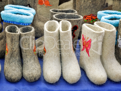 Warm shoes for children made of felt (boots)