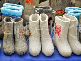 Warm shoes for children made of felt (boots)