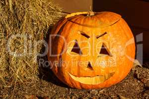 Kürbis mit Gesicht zu Halloween