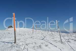 Shelter, antenna and pillars with rope