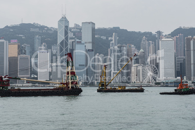 Hongkong Skyline in der Regenzeit mit Smog Wolke