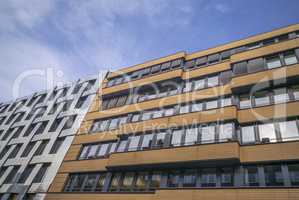 Abstrakte Fassade eines modernen Wohngebäudes in Hamburg, Deuts