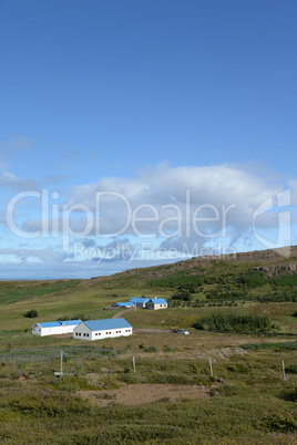 Gebäude am Bredafjördur, Island