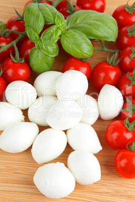 Mozzarella und Tomate