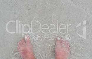 Füße im Karibik Wasser auf Kuba Varadero