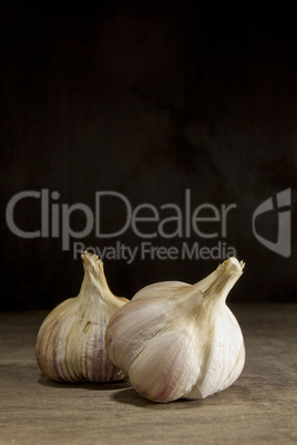 Ripe heads of garlic