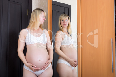 Portrait expectant mother