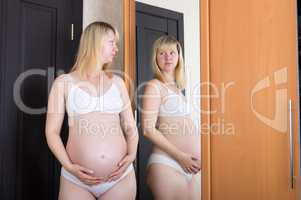 Portrait expectant mother