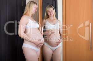 Portrait expectant mother