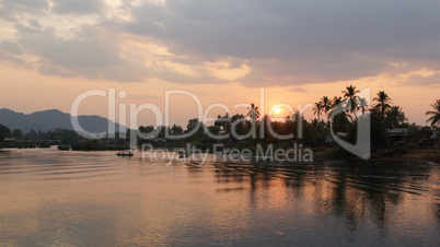 Sonnenuntergang über dem Mekong, Don Khone Insel, Laos, Asien