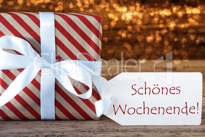 Atmospheric Christmas Gift With Label, Schoenes Wochenende Means