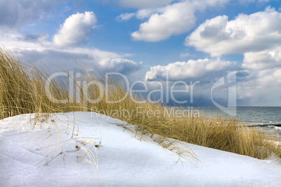 Winter an der Küste der Ostsee in Wustrow auf dem Fischland-Dar