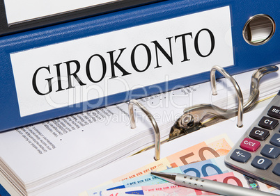 Girokonto Ordner mit Geld und Taschenrechner