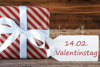 Present With Label, Valentinstag Means Valentines Day