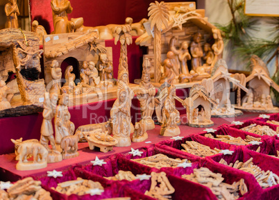 Holzschnitzerei Verkaufsstand auf dem Weihnachtsmarkt in Hamburg