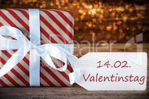 Atmospheric Christmas Gift With Label, Valentinstag Means Valentines Day