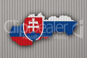 Karte und Fahne der Slowakei auf Wellblech