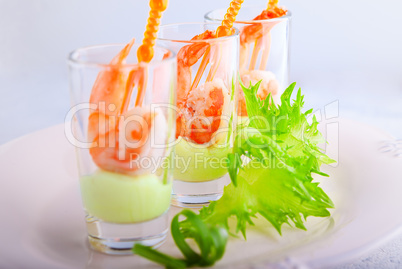 Shrimp with avocado yogurt  in a glass