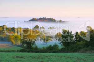 Burgund im Nebel  - Burgundy landscape in morning mist