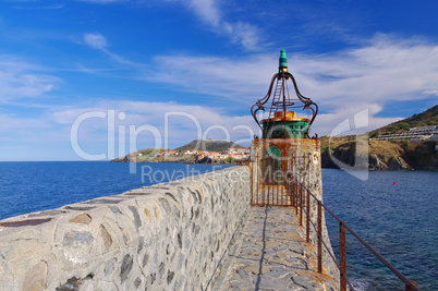 Leuchtturm in Collioure in Frankreich - Lighthouse in Collioure in France