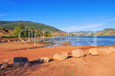 Lac du Salagou in Frankreich -  Lac du Salagou in France