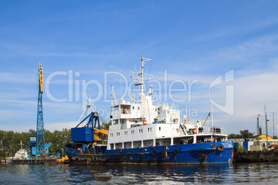 Das Schiff im Hafen von Kaliningrad