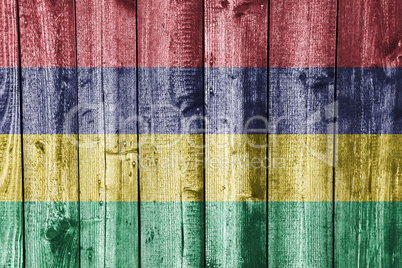 Fahne von Mauritius auf verwittertem Holz
