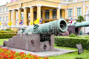 Ancient biggest cannon and Lion statue from Thai government muse