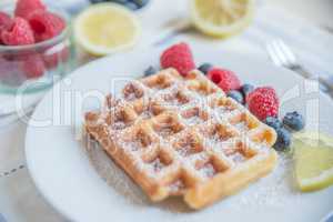 Waffeln mit Beeren