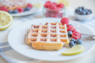 Waffeln mit Beeren