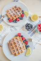 Waffeln mit Beeren