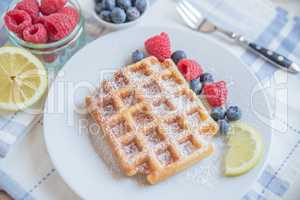 Waffeln mit Beeren