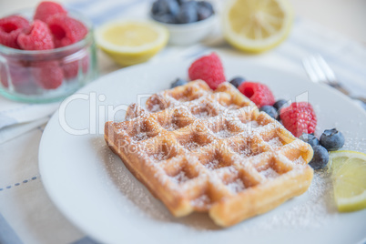 Waffeln mit Beeren