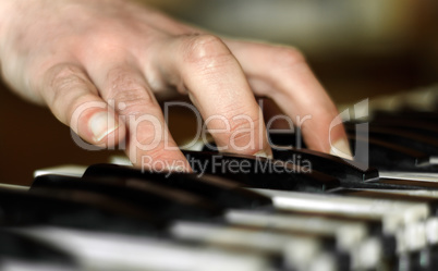 Hand of pianist