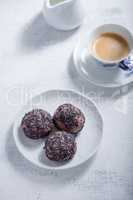 Almond cookies with chocolate