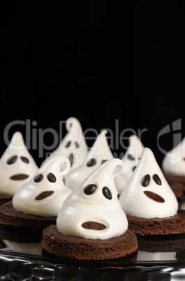 Cake ghosts for Halloween