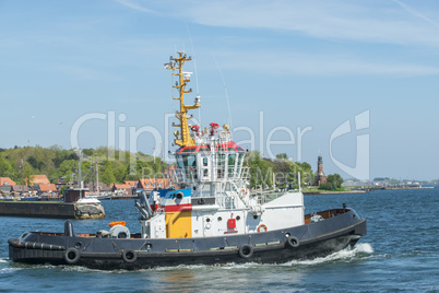 Hafenschlepper vor Kiel Holtenau, Deutschland