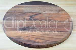 Round wooden chopping board