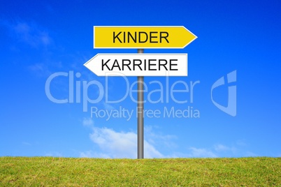 Schild Wegweiser zeigt Kinder oder Karriere