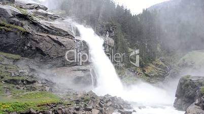 schoener grosser wasserfall