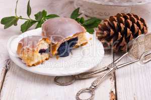 blueberry bun