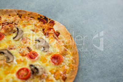 Italian pizza served with toppings