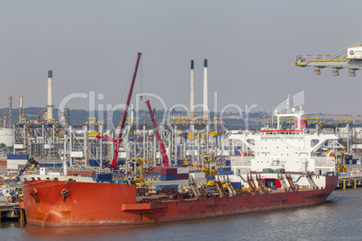 Containerterminal an der Themse vor London, Großbritannien