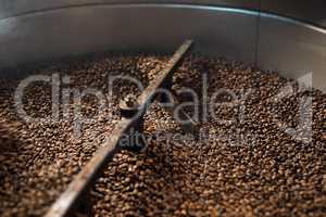 Mixing device of coffee bean roaster at work