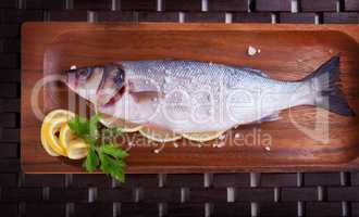 Sea bass with parsley and lemon