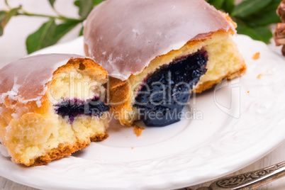 blueberry bun