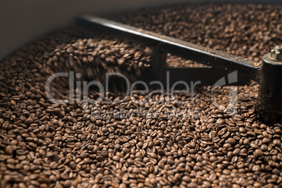 Mixing device of coffee bean roaster at work