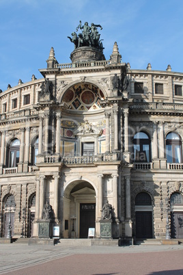 Portal der Semperoper in Dresden
