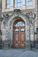 Eingang der Kunstakademie in Dresden