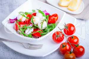 Salad with mozzarella